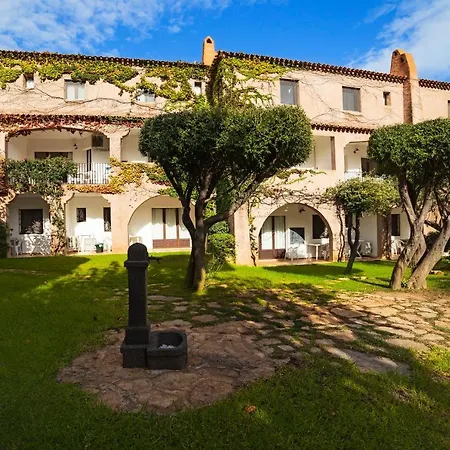 Aparthotel La Rosa 3*