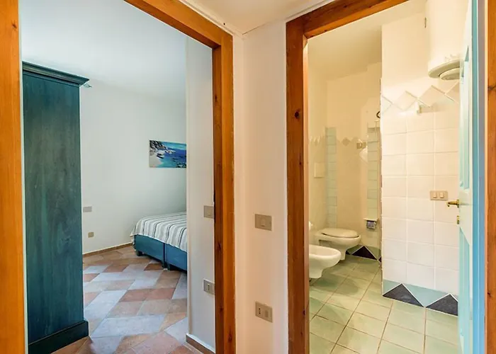 Aparthotel La Rosa Loiri Porto San Paolo