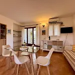 Lägenhetshotell La Rosa Porto San Paolo (Sardinia)