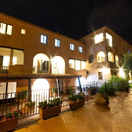Aparthotel La Rosa 3*